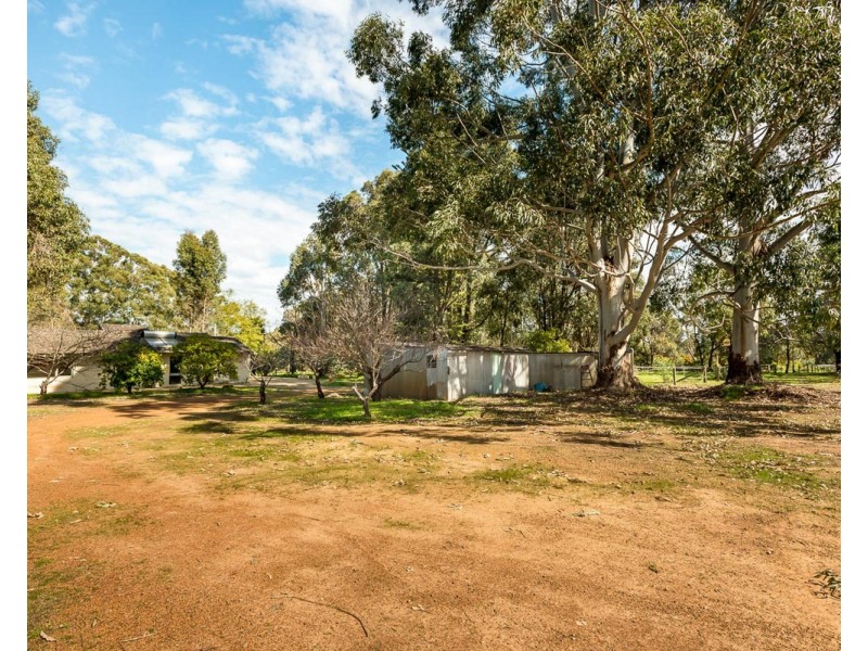 700 Albany Highway, Bedfordale WA 6112