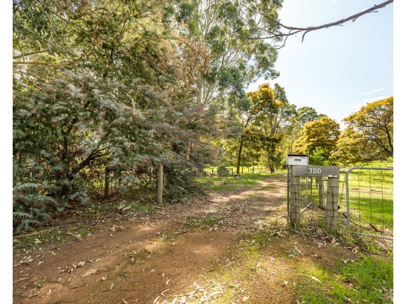 700 Albany Highway, Bedfordale WA 6112