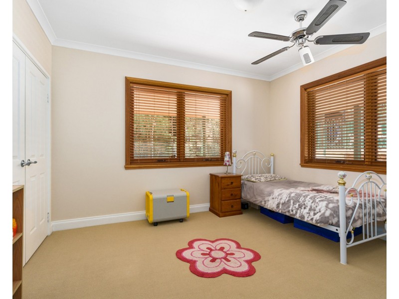 6 Sewell Street, Bedfordale WA 6112