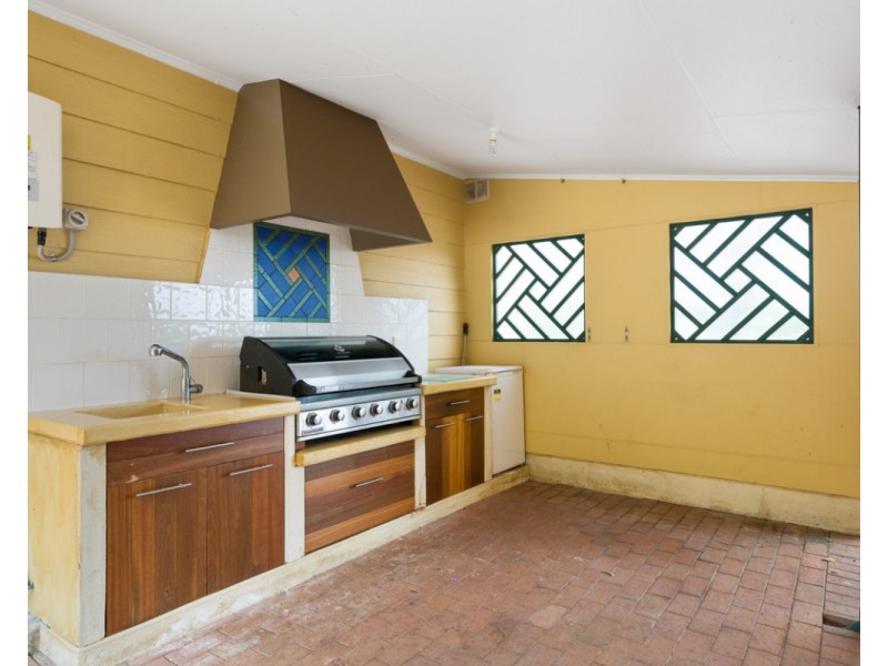 6 Sewell Street, Bedfordale WA 6112