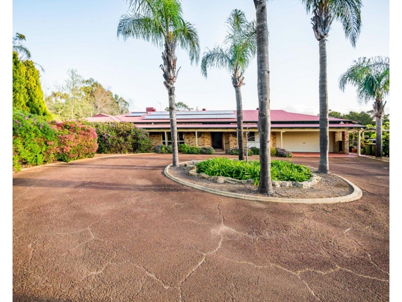 9 Cooliabberra Drive, Mount Richon WA 6112