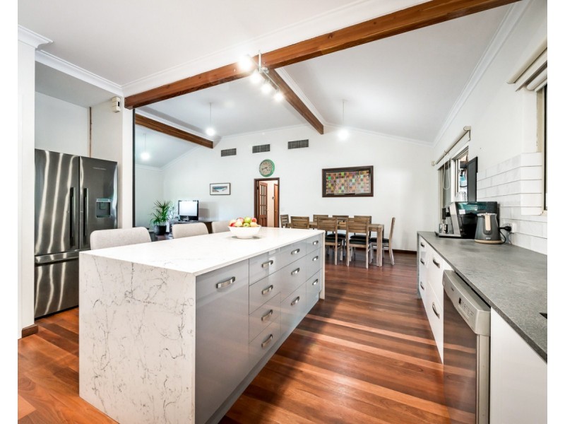 9 Cooliabberra Drive, Mount Richon WA 6112