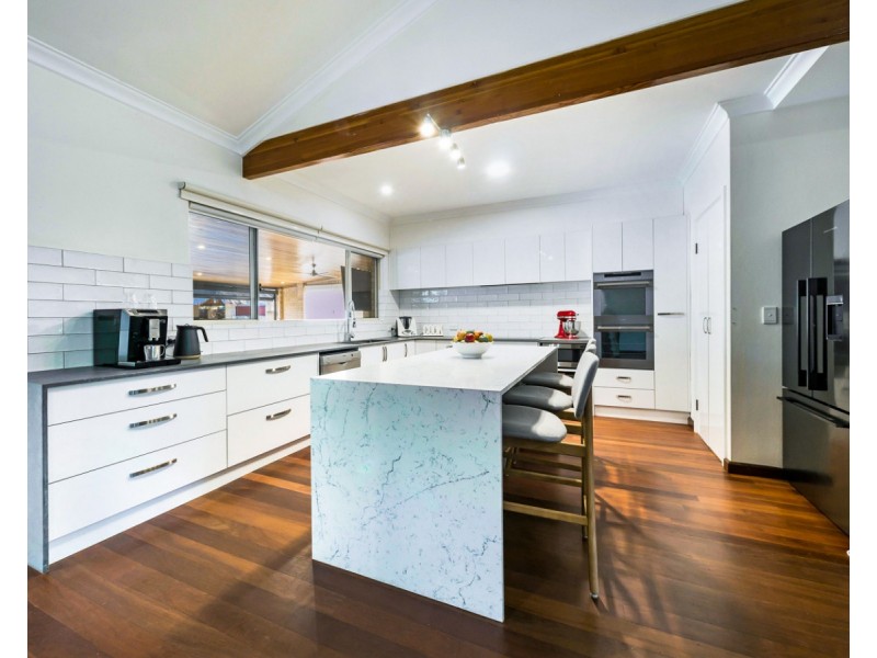 9 Cooliabberra Drive, Mount Richon WA 6112