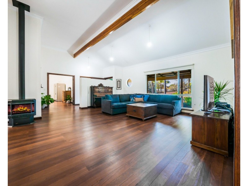 9 Cooliabberra Drive, Mount Richon WA 6112