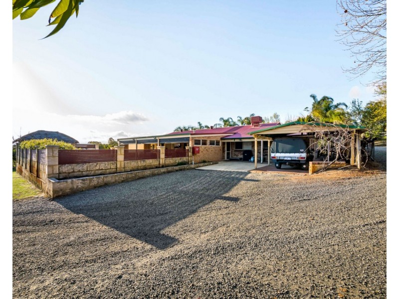 9 Cooliabberra Drive, Mount Richon WA 6112