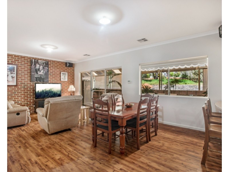 4 Cartland Court, Bedfordale WA 6112