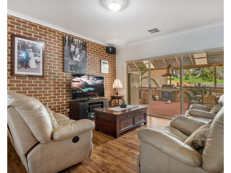 4 Cartland Court, Bedfordale WA 6112