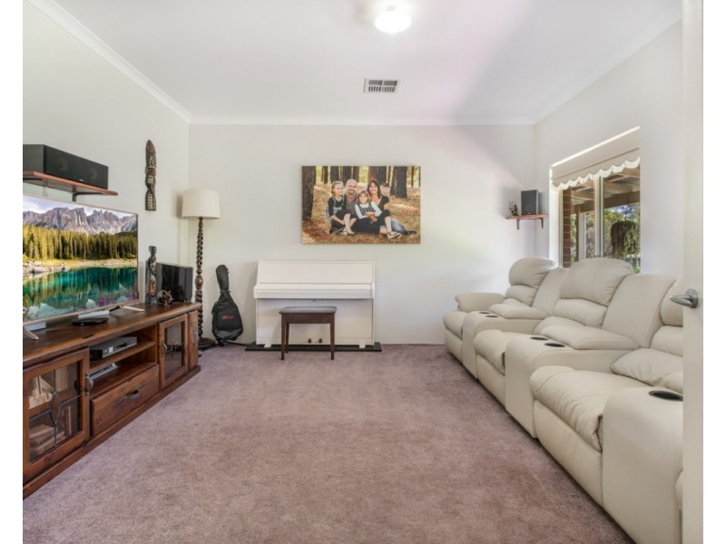 4 Cartland Court, Bedfordale WA 6112