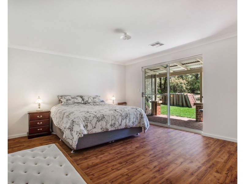 4 Cartland Court, Bedfordale WA 6112