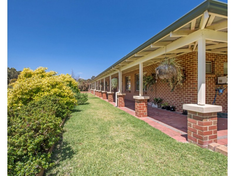 4 Cartland Court, Bedfordale WA 6112