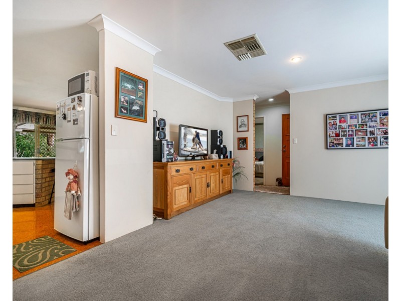 2 Urch Road, Roleystone WA 6111