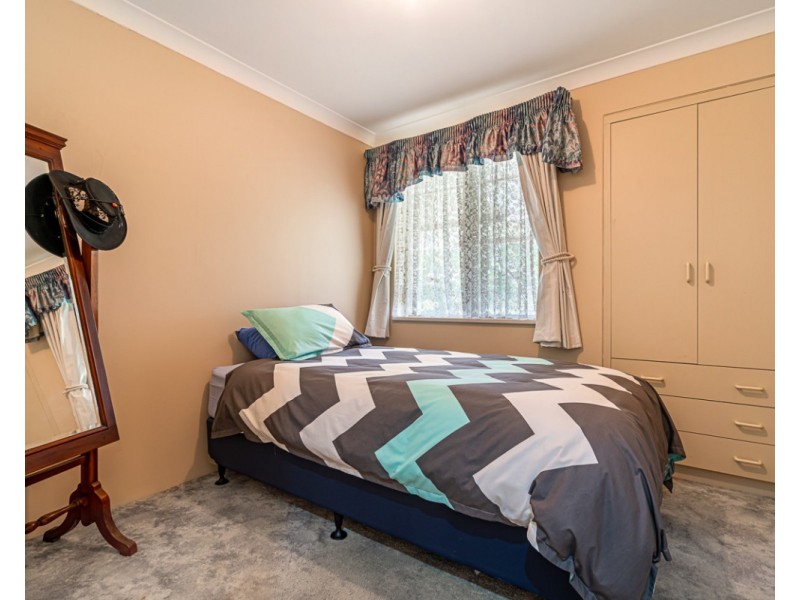 2 Urch Road, Roleystone WA 6111