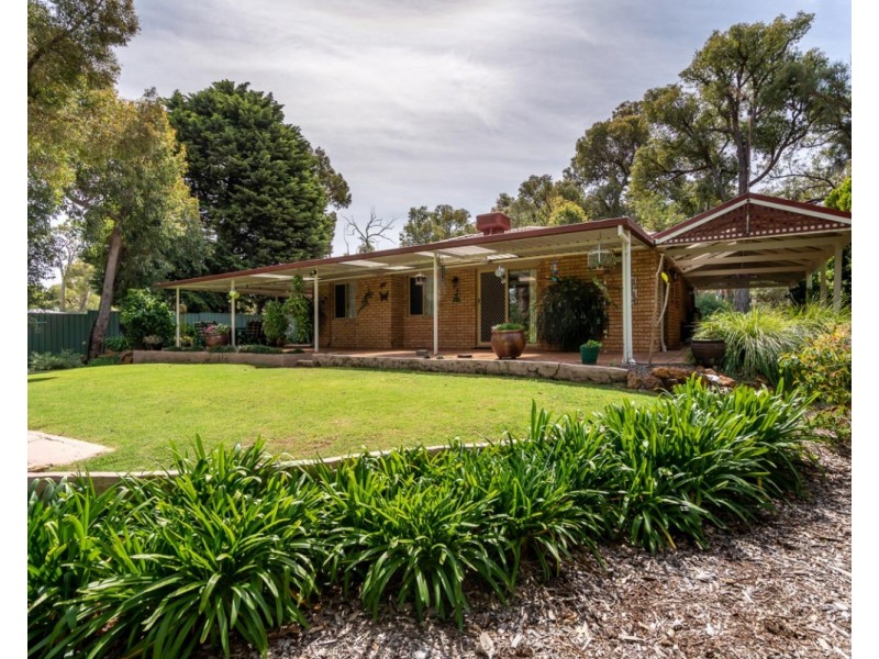 2 Urch Road, Roleystone WA 6111