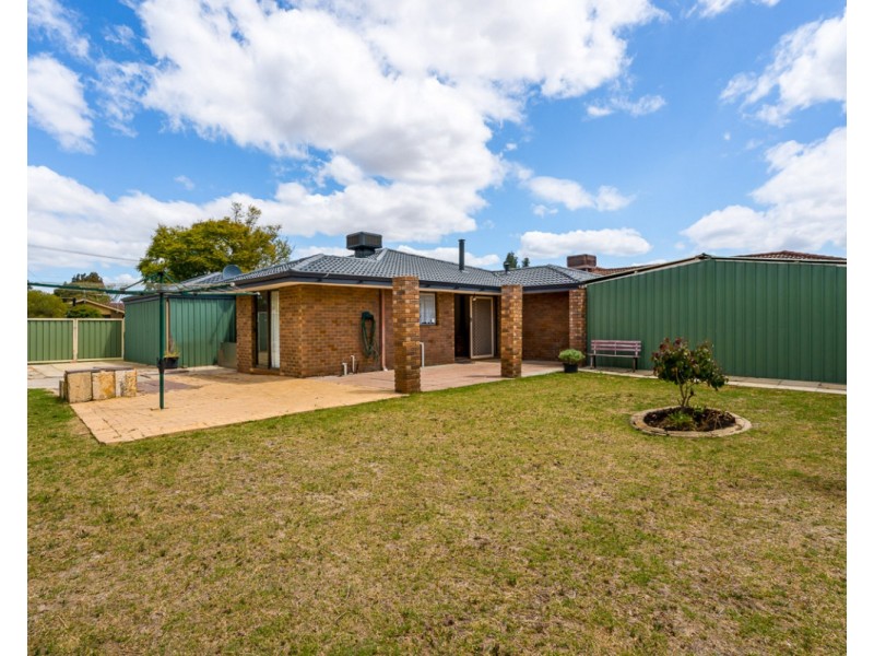 16 Hannan Place, Huntingdale WA 6110