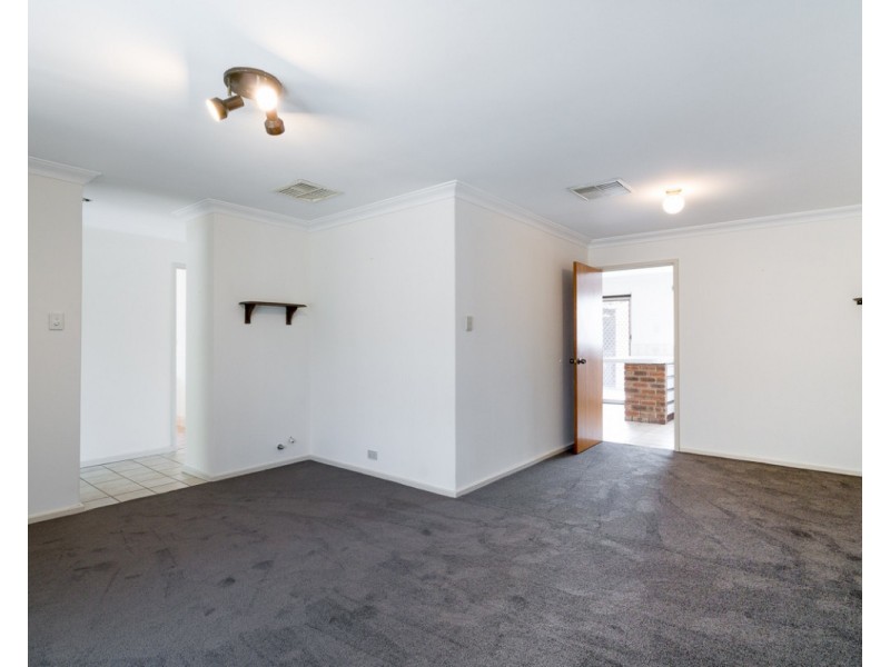 16 Hannan Place, Huntingdale WA 6110