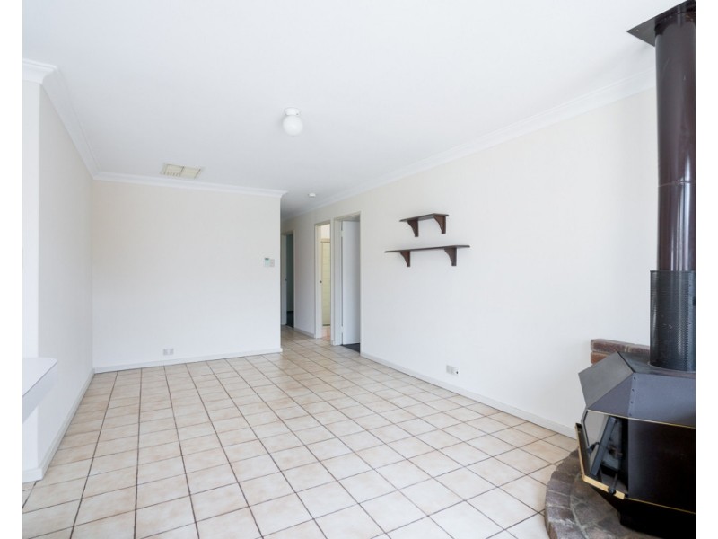 16 Hannan Place, Huntingdale WA 6110