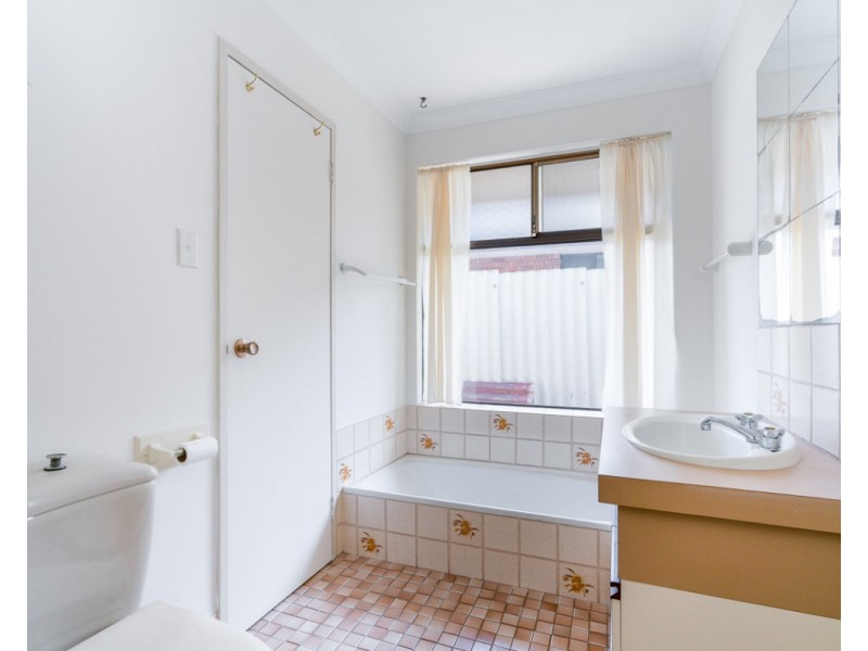 16 Hannan Place, Huntingdale WA 6110