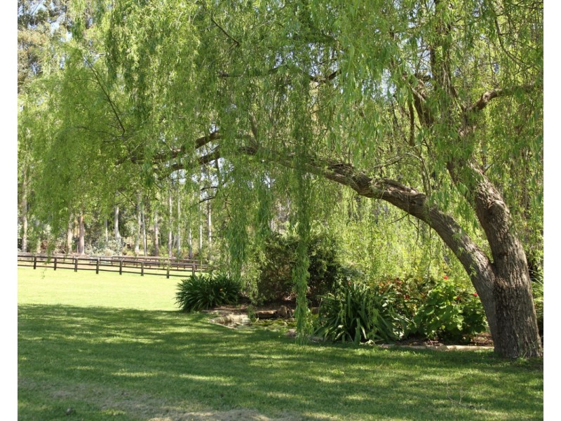 600 Albany Highway, Bedfordale WA 6112