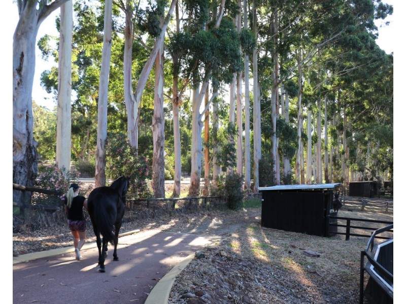 600 Albany Highway, Bedfordale WA 6112