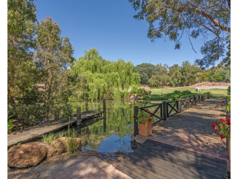 600 Albany Highway, Bedfordale WA 6112