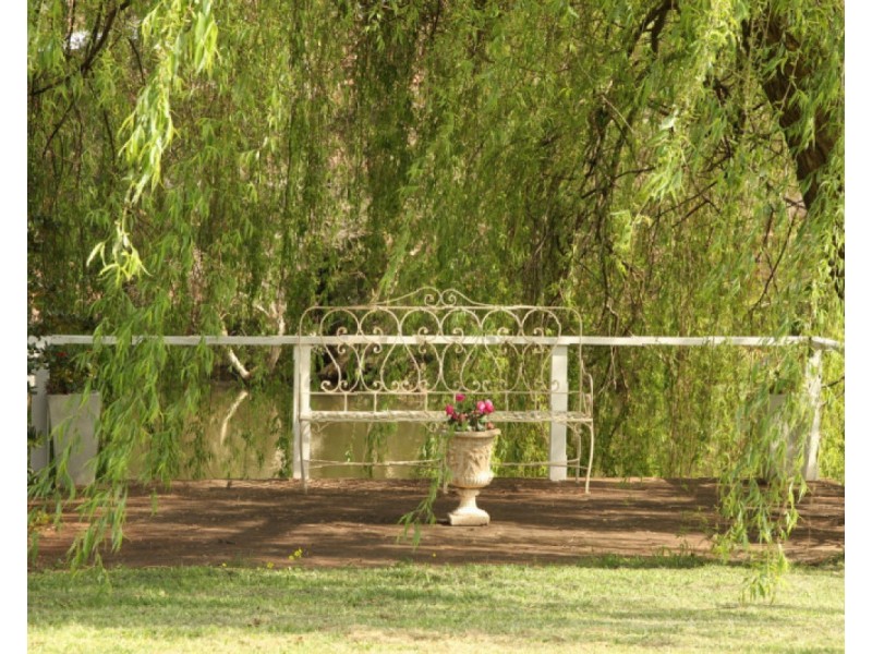 600 Albany Highway, Bedfordale WA 6112