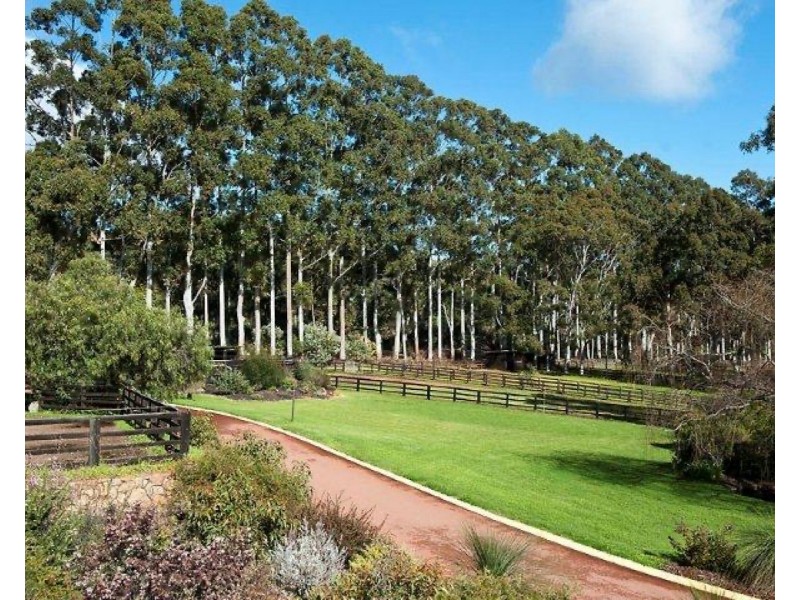 600 Albany Highway, Bedfordale WA 6112