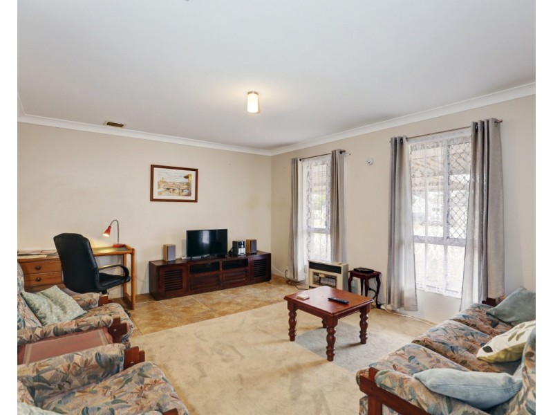 4 Wilcannia Way, Armadale WA 6112