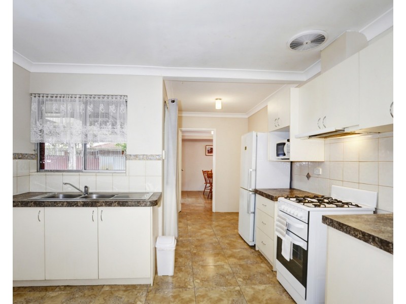 4 Wilcannia Way, Armadale WA 6112