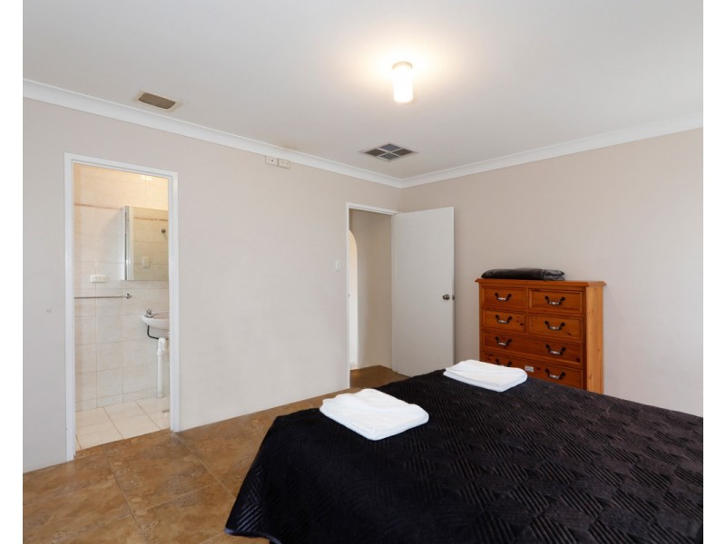 4 Wilcannia Way, Armadale WA 6112