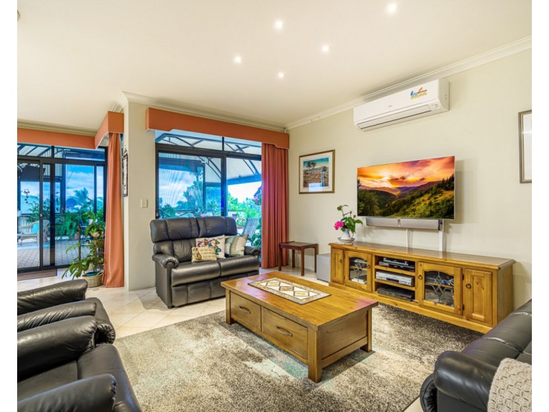 22 Richon Heights, Mount Richon WA 6112