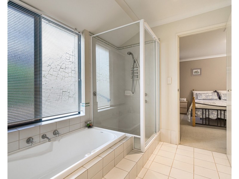 22 Richon Heights, Mount Richon WA 6112