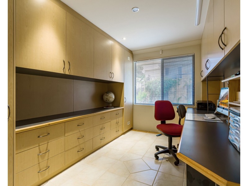 22 Richon Heights, Mount Richon WA 6112