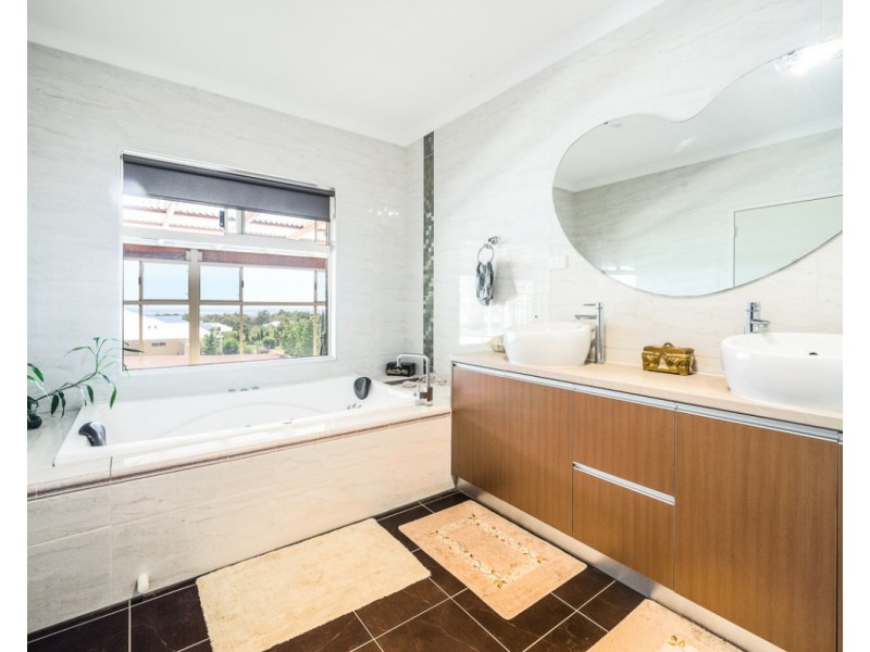 8 Observation Circle, Bedfordale WA 6112