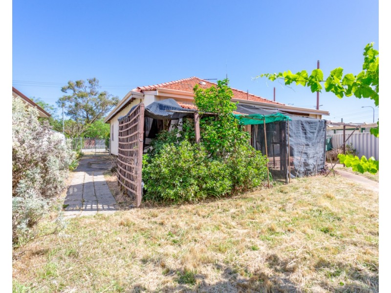 113 Mallard Way, Cannington WA 6107