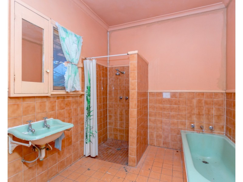 113 Mallard Way, Cannington WA 6107