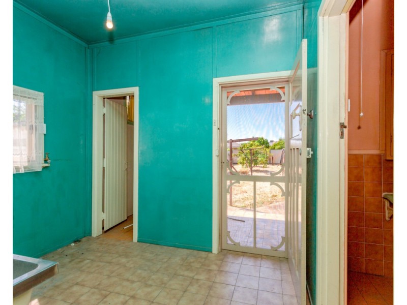 113 Mallard Way, Cannington WA 6107