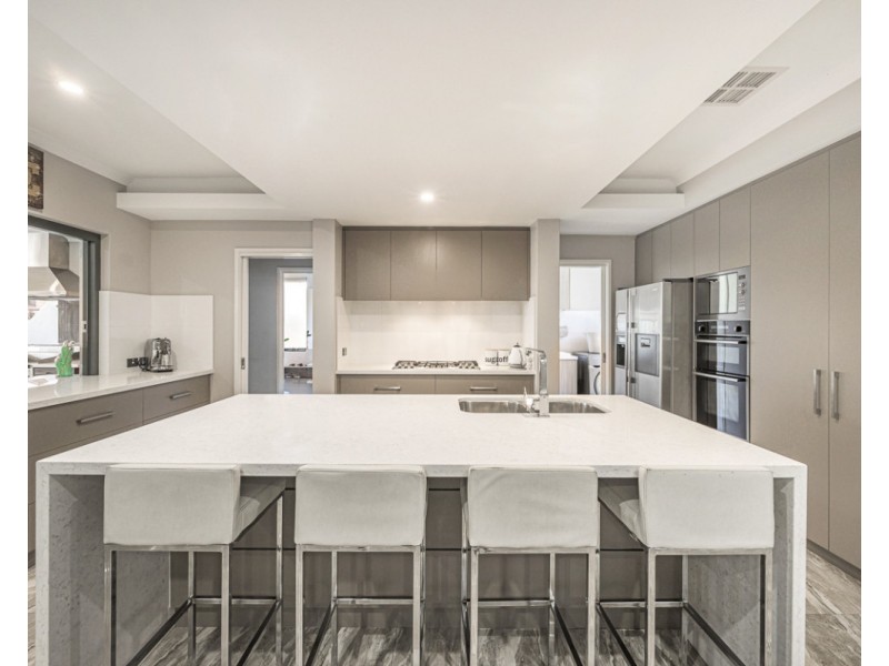 10 Horsham Crescent, Harrisdale WA 6112