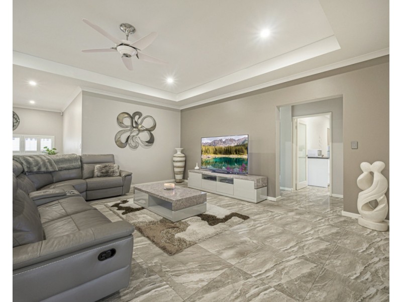 10 Horsham Crescent, Harrisdale WA 6112