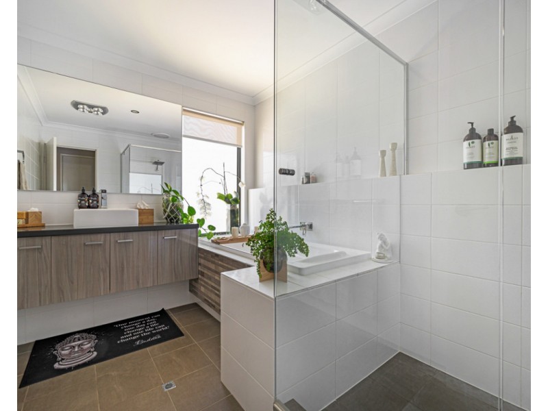 10 Horsham Crescent, Harrisdale WA 6112