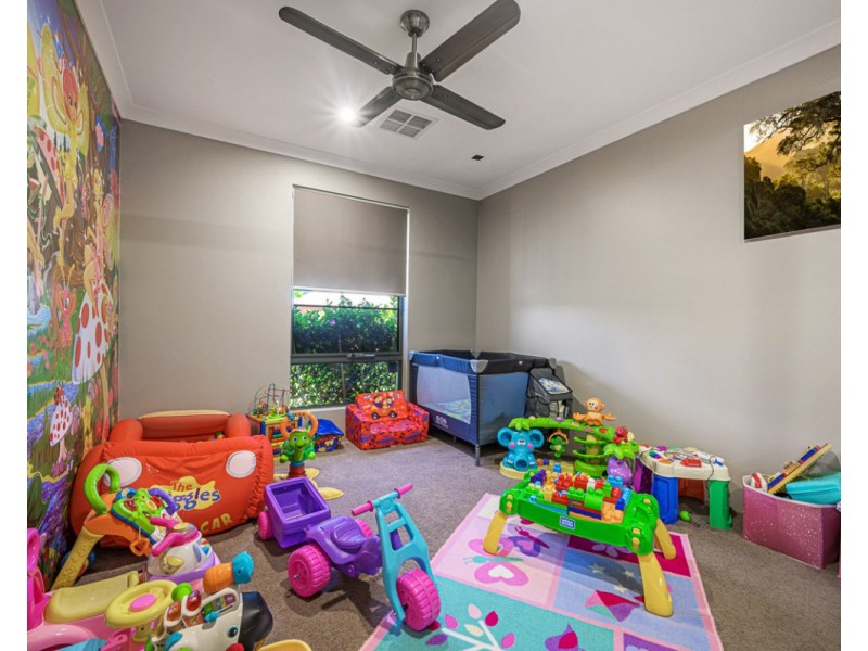 10 Horsham Crescent, Harrisdale WA 6112