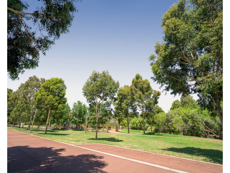 10 Horsham Crescent, Harrisdale WA 6112