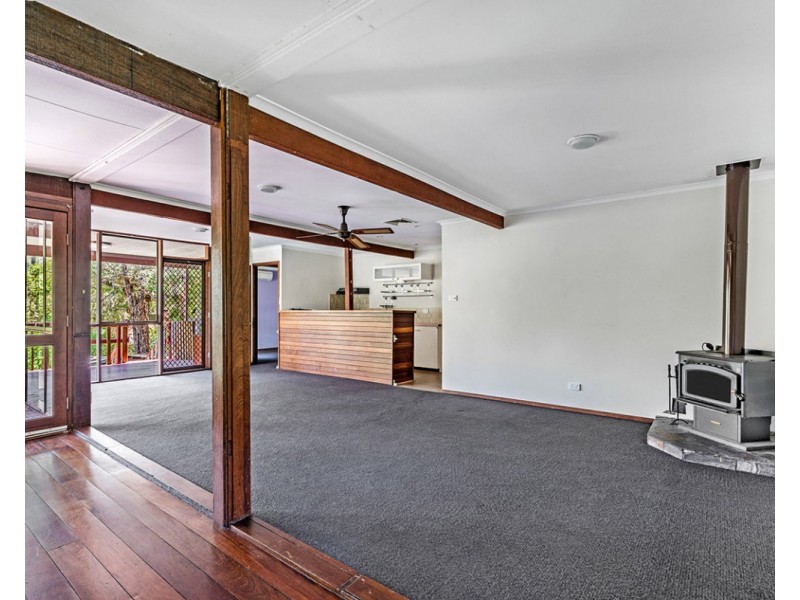 24 Urch Road, Roleystone WA 6111