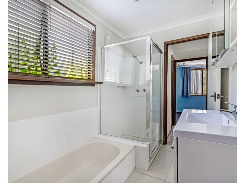 24 Urch Road, Roleystone WA 6111