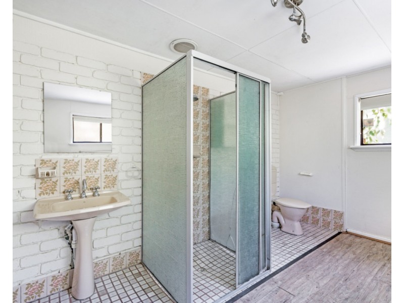 24 Urch Road, Roleystone WA 6111