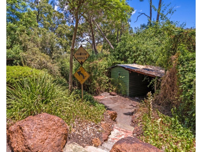 24 Urch Road, Roleystone WA 6111