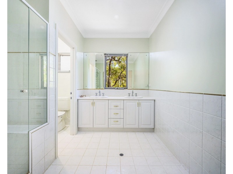 5 Watling Place, Bedfordale WA 6112