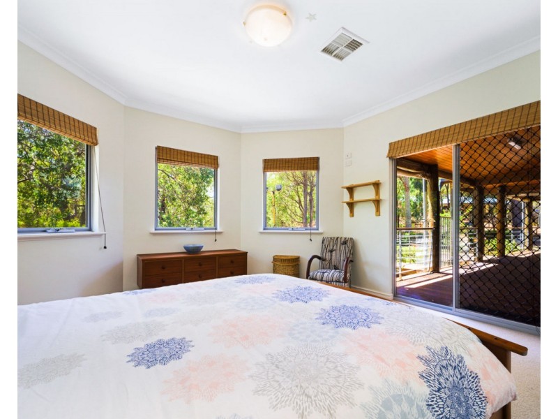 5 Watling Place, Bedfordale WA 6112