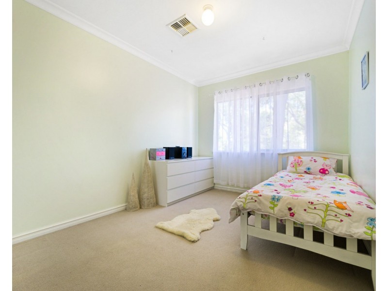 5 Watling Place, Bedfordale WA 6112