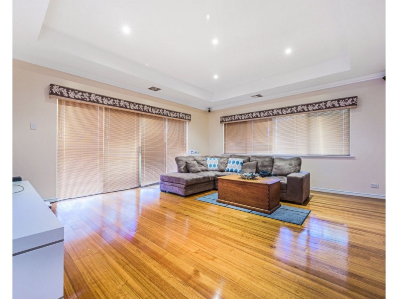 5 Watling Place, Bedfordale WA 6112