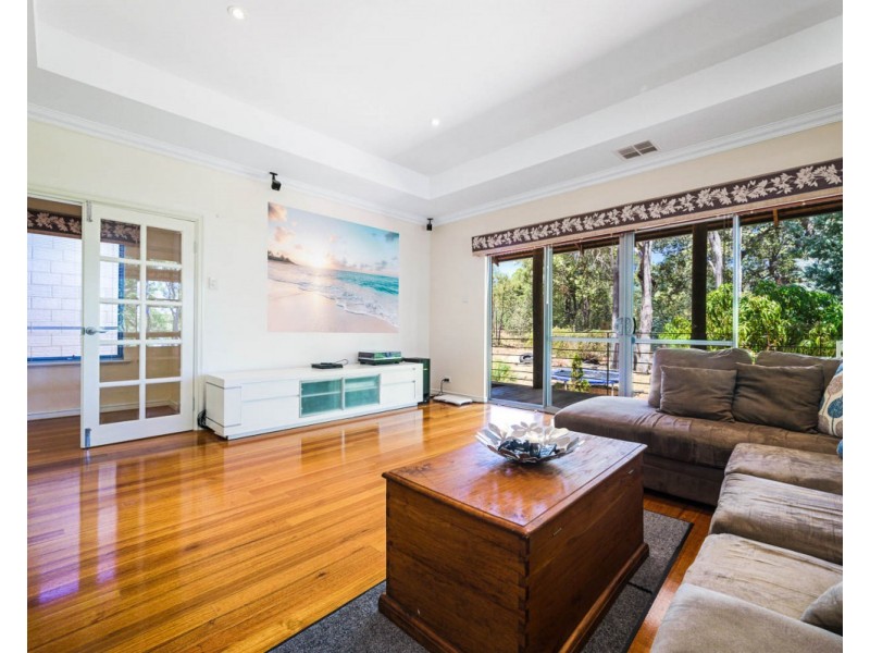 5 Watling Place, Bedfordale WA 6112